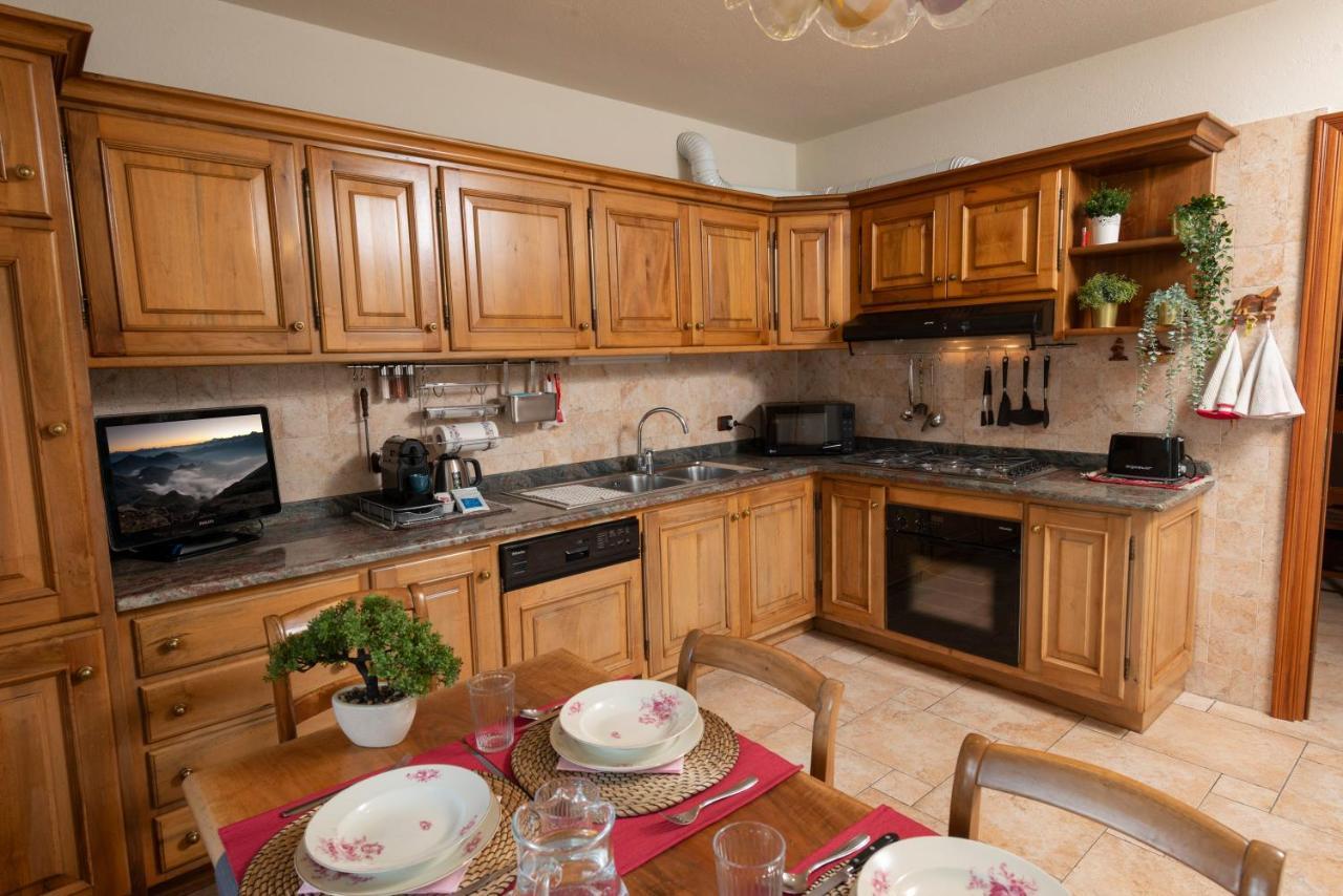 Villa Mara - Aosta - 200 Mq - Wifi - Jacuzzi - Parcheggio - Giardino Exterior foto