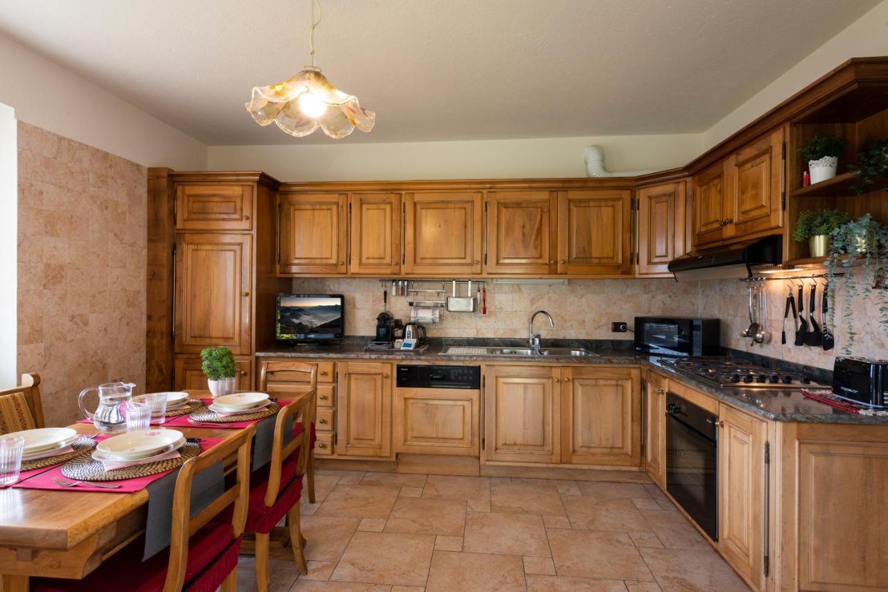Villa Mara - Aosta - 200 Mq - Wifi - Jacuzzi - Parcheggio - Giardino Exterior foto